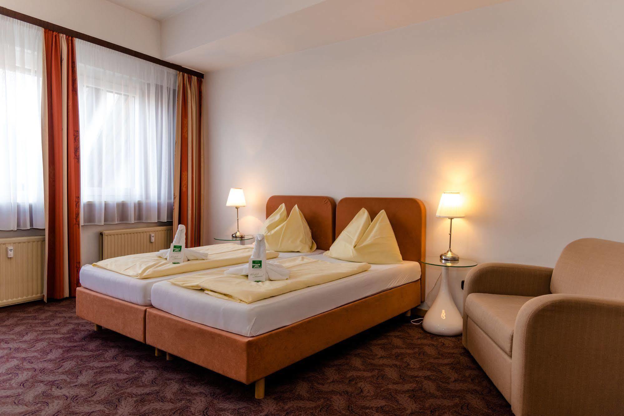 Stadthotel Schwerterbraeu Judenburg Luaran gambar